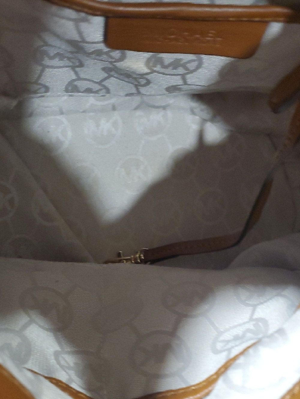 Michael Kors Tan Canvas Drawstring Shoulder Bag with Brown Leather Trim - Picture 12 of 17